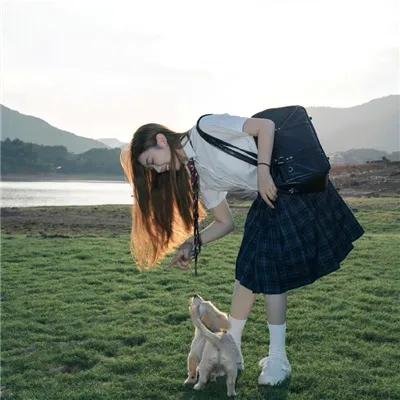 群居姐妹 封面